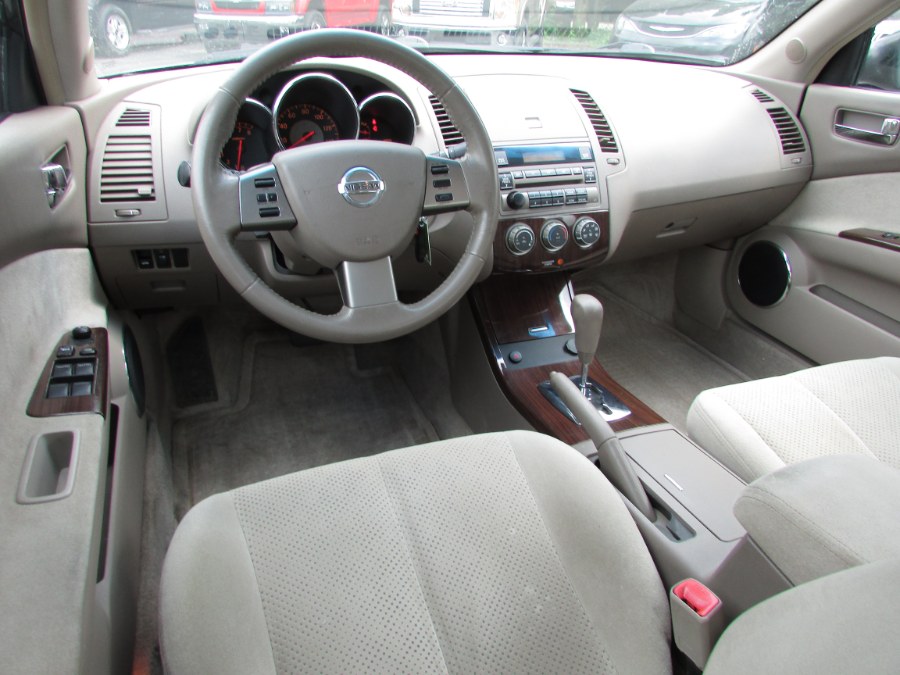 Used Nissan Altima 4dr Sdn I4 Auto 2.5 S 2005 | United Auto Sales of E Windsor, Inc. East Windsor, Connecticut Used Nissan Altima 4dr Sdn I4 Auto 2.5 S 2005 | United Auto Sales of E Windsor, Inc. East Windsor, Connecticut