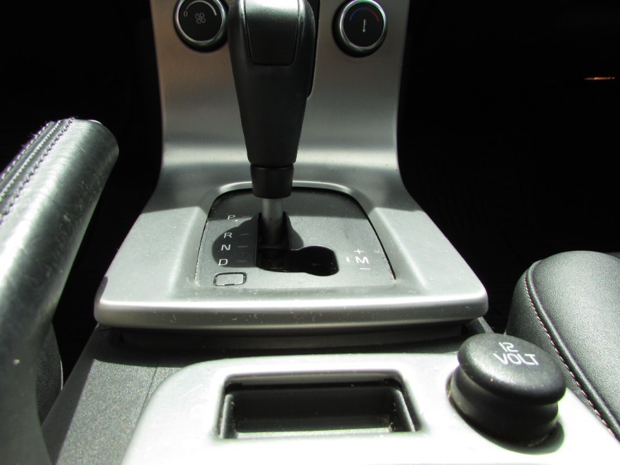 Used Volvo S40 4dr Sdn 2.4L FWD w/Sunroof 2009 | United Auto Sales of E Windsor, Inc. East Windsor, Connecticut Used Volvo S40 4dr Sdn 2.4L FWD w/Sunroof 2009 | United Auto Sales of E Windsor, Inc. East Windsor, Connecticut