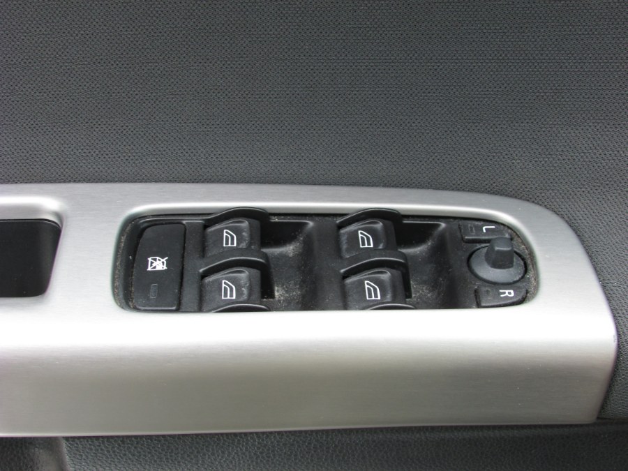 Used Volvo S40 4dr Sdn 2.4L FWD w/Sunroof 2009 | United Auto Sales of E Windsor, Inc. East Windsor, Connecticut Used Volvo S40 4dr Sdn 2.4L FWD w/Sunroof 2009 | United Auto Sales of E Windsor, Inc. East Windsor, Connecticut