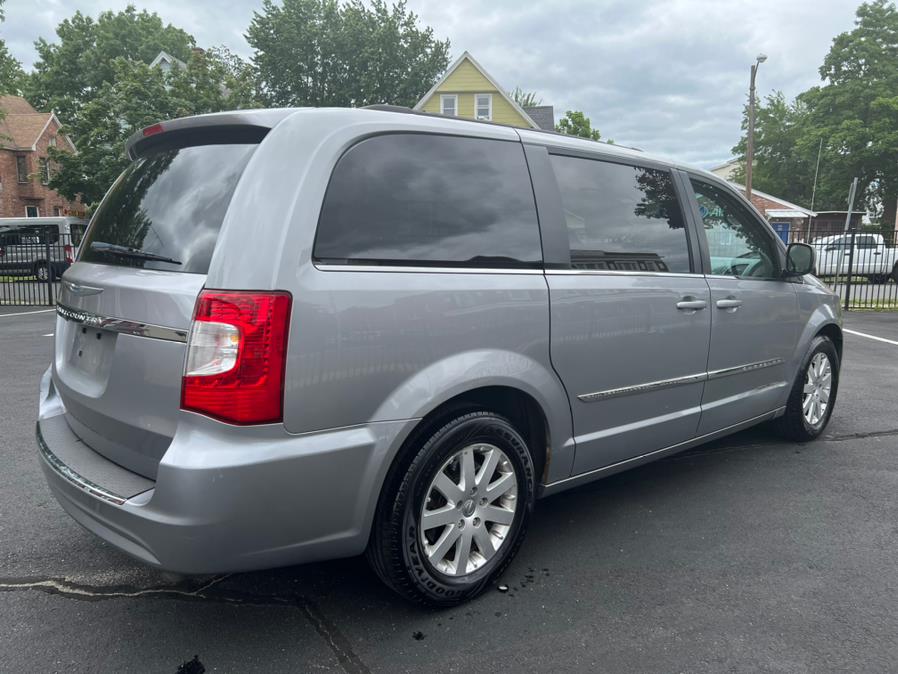 Used Chrysler Town & Country 4dr Wgn Touring 2014 | Jordan Auto Sales. Springfield, Massachusetts Used Chrysler Town & Country 4dr Wgn Touring 2014 | Jordan Auto Sales. Springfield, Massachusetts