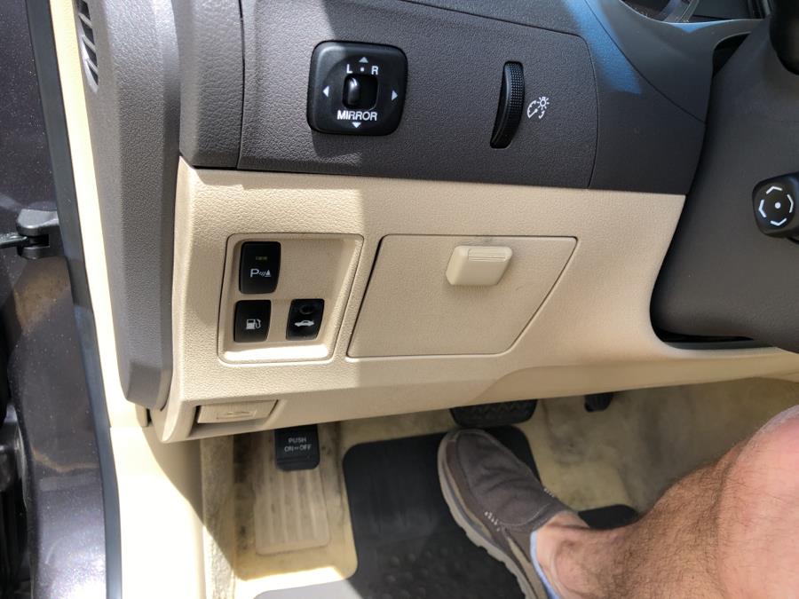 2009 Lexus ES 350 4dr Sdn Pebble Beach Edition, available for sale in Waterbury, Connecticut | National Auto Brokers, Inc.. Waterbury, Connecticut 2009 Lexus ES 350 4dr Sdn Pebble Beach Edition, available for sale in Waterbury, Connecticut | National Auto Brokers, Inc.. Waterbury, Connecticut