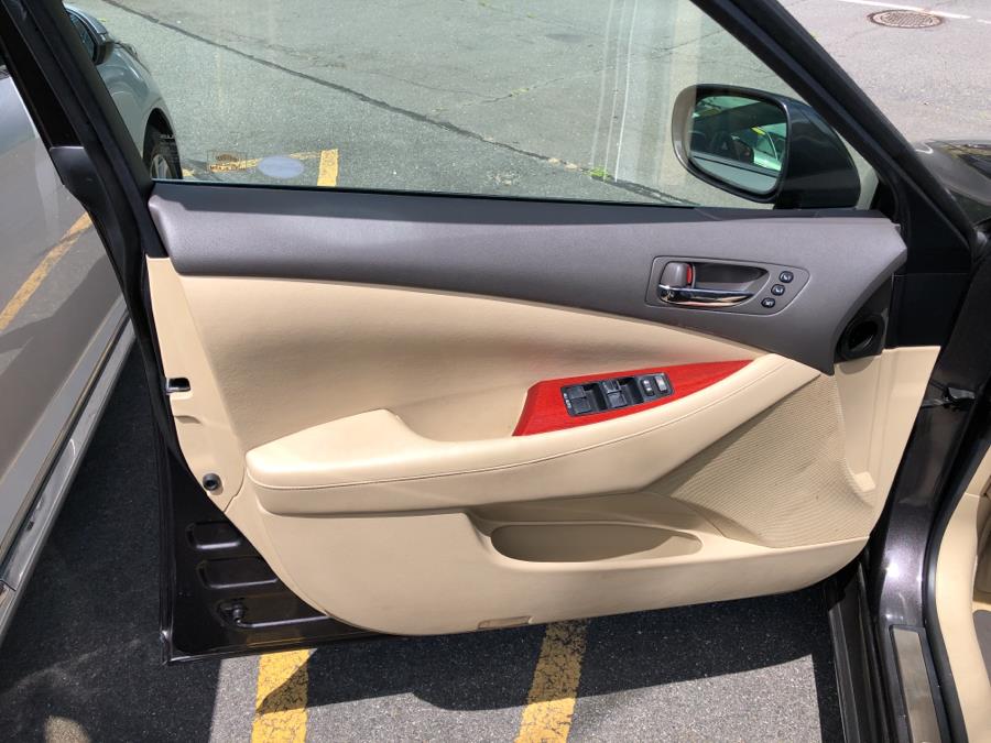 2009 Lexus ES 350 4dr Sdn Pebble Beach Edition, available for sale in Waterbury, Connecticut | National Auto Brokers, Inc.. Waterbury, Connecticut 2009 Lexus ES 350 4dr Sdn Pebble Beach Edition, available for sale in Waterbury, Connecticut | National Auto Brokers, Inc.. Waterbury, Connecticut