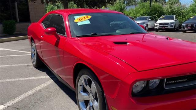 2014 Dodge Challenger SXT, available for sale in Stratford, Connecticut | Wiz Leasing Inc. Stratford, Connecticut 2014 Dodge Challenger SXT, available for sale in Stratford, Connecticut | Wiz Leasing Inc. Stratford, Connecticut