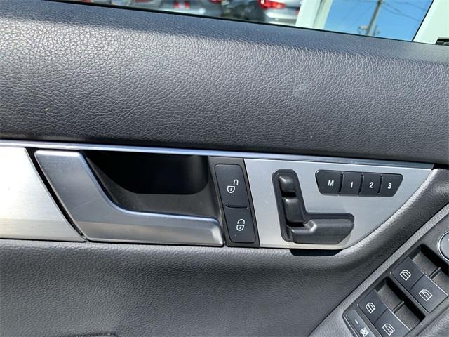Used Mercedes-benz C-class C 300 2013 | Wiz Leasing Inc. Stratford, Connecticut Used Mercedes-benz C-class C 300 2013 | Wiz Leasing Inc. Stratford, Connecticut