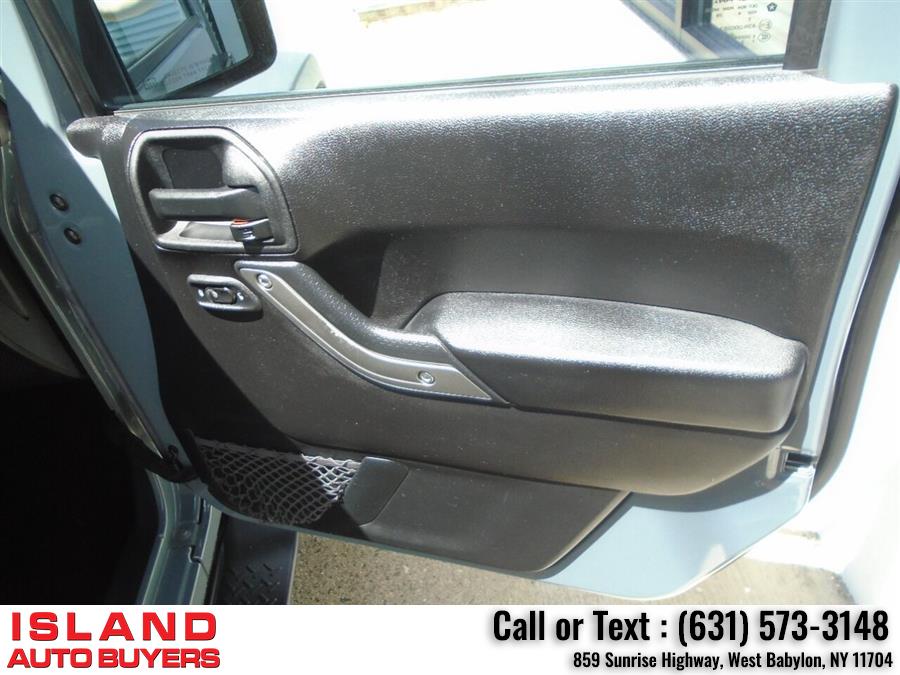 Used Jeep Wrangler Unlimited Sport 4x4 4dr SUV 2015 | Island Auto Buyers. West Babylon, New York Used Jeep Wrangler Unlimited Sport 4x4 4dr SUV 2015 | Island Auto Buyers. West Babylon, New York
