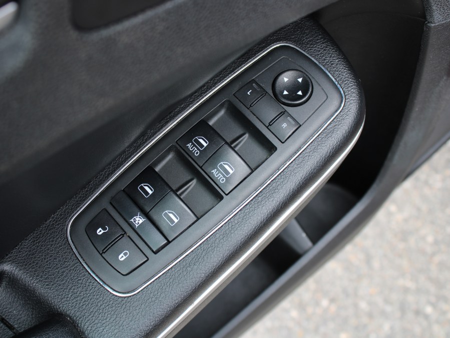 Used Chrysler 300 S 2019 | Auto Expo Ent Inc.. Great Neck, New York Used Chrysler 300 S 2019 | Auto Expo Ent Inc.. Great Neck, New York