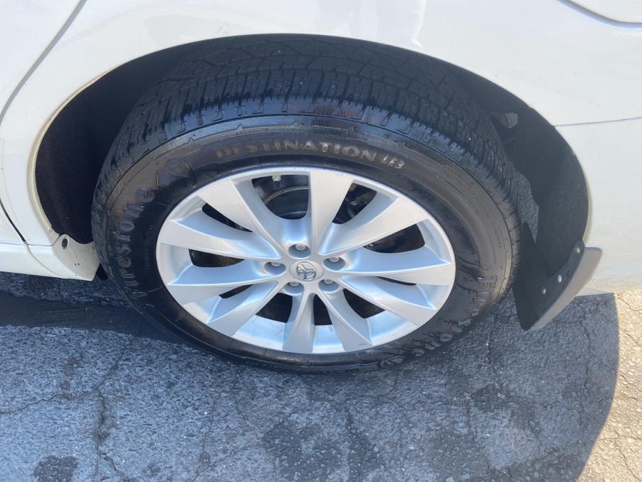 Used Toyota Venza 4dr Wgn I4 AWD LE (Natl) 2014 | Newfield Auto Sales. Middletown, Connecticut Used Toyota Venza 4dr Wgn I4 AWD LE (Natl) 2014 | Newfield Auto Sales. Middletown, Connecticut