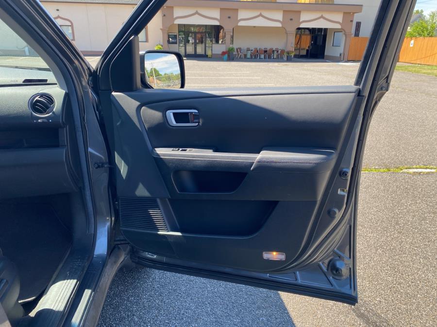 2011 Honda Pilot 4WD 4dr EX-L, available for sale in Hartford, Connecticut | Mecca Auto LLC. Hartford, Connecticut 2011 Honda Pilot 4WD 4dr EX-L, available for sale in Hartford, Connecticut | Mecca Auto LLC. Hartford, Connecticut