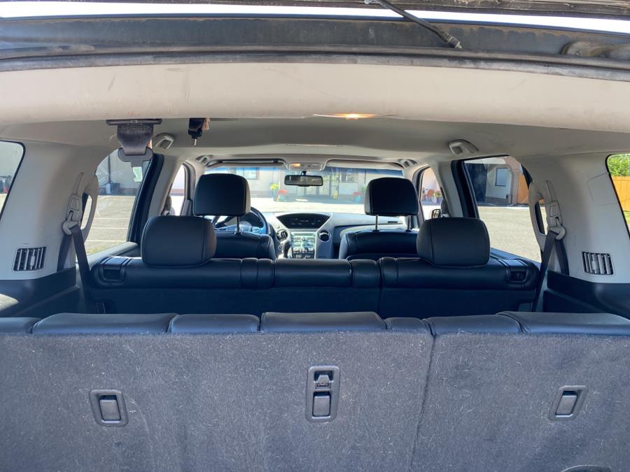 2011 Honda Pilot 4WD 4dr EX-L, available for sale in Hartford, Connecticut | Mecca Auto LLC. Hartford, Connecticut 2011 Honda Pilot 4WD 4dr EX-L, available for sale in Hartford, Connecticut | Mecca Auto LLC. Hartford, Connecticut