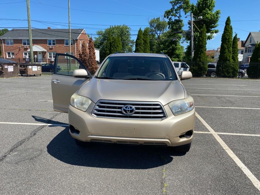 2008 Toyota Highlander 4WD 4dr Base, available for sale in Hartford, Connecticut | Mecca Auto LLC. Hartford, Connecticut 2008 Toyota Highlander 4WD 4dr Base, available for sale in Hartford, Connecticut | Mecca Auto LLC. Hartford, Connecticut