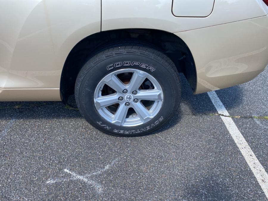 2008 Toyota Highlander 4WD 4dr Base, available for sale in Hartford, Connecticut | Mecca Auto LLC. Hartford, Connecticut 2008 Toyota Highlander 4WD 4dr Base, available for sale in Hartford, Connecticut | Mecca Auto LLC. Hartford, Connecticut
