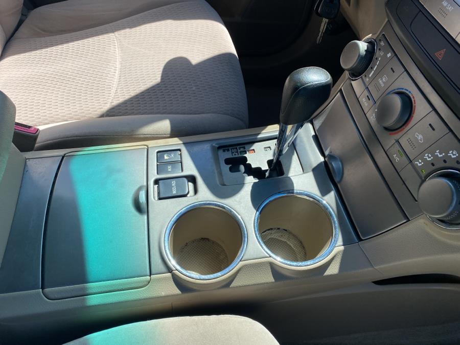 2008 Toyota Highlander 4WD 4dr Base, available for sale in Hartford, Connecticut | Mecca Auto LLC. Hartford, Connecticut 2008 Toyota Highlander 4WD 4dr Base, available for sale in Hartford, Connecticut | Mecca Auto LLC. Hartford, Connecticut