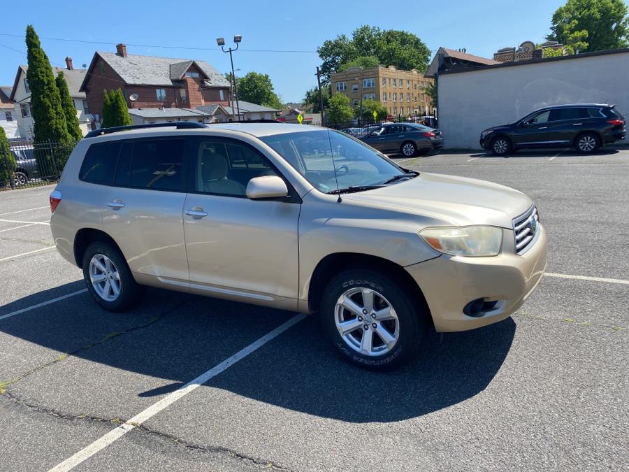 2008 Toyota Highlander 4WD 4dr Base, available for sale in Hartford, Connecticut | Mecca Auto LLC. Hartford, Connecticut 2008 Toyota Highlander 4WD 4dr Base, available for sale in Hartford, Connecticut | Mecca Auto LLC. Hartford, Connecticut