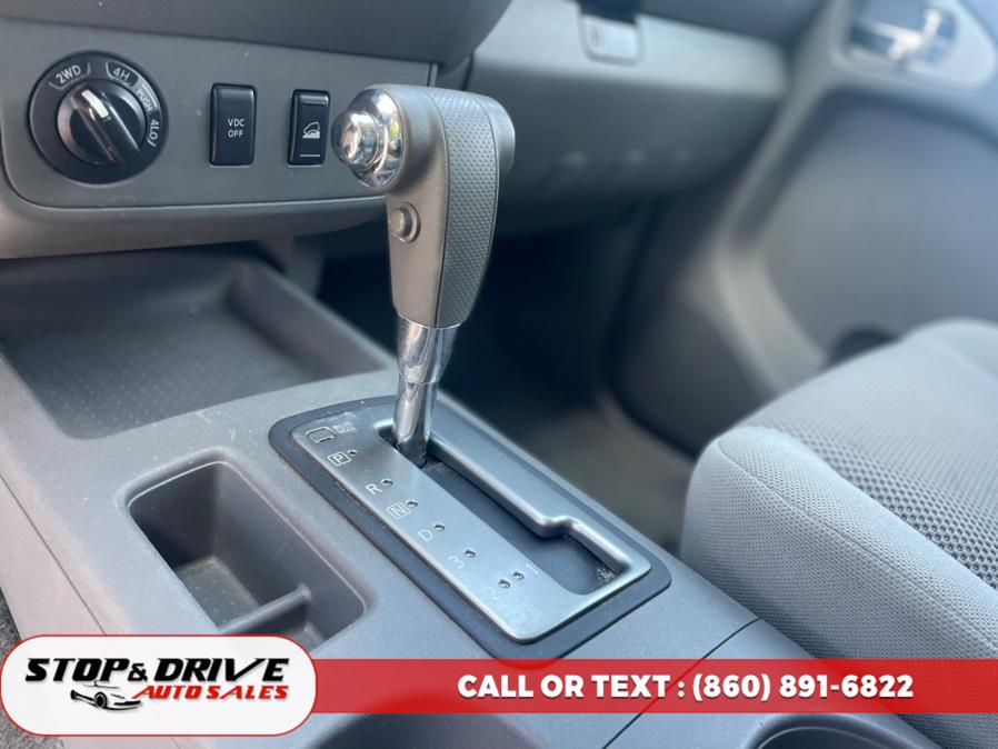Used Nissan Frontier 4WD Crew Cab SWB Auto LE 2010 | Stop & Drive Auto Sales. East Windsor, Connecticut Used Nissan Frontier 4WD Crew Cab SWB Auto LE 2010 | Stop & Drive Auto Sales. East Windsor, Connecticut
