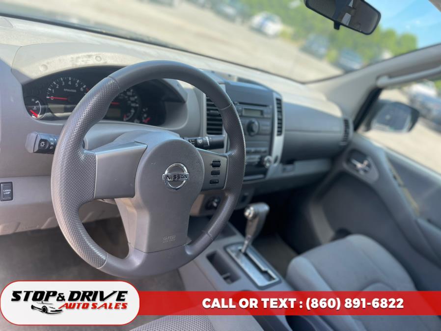 Used Nissan Frontier 4WD Crew Cab SWB Auto LE 2010 | Stop & Drive Auto Sales. East Windsor, Connecticut Used Nissan Frontier 4WD Crew Cab SWB Auto LE 2010 | Stop & Drive Auto Sales. East Windsor, Connecticut