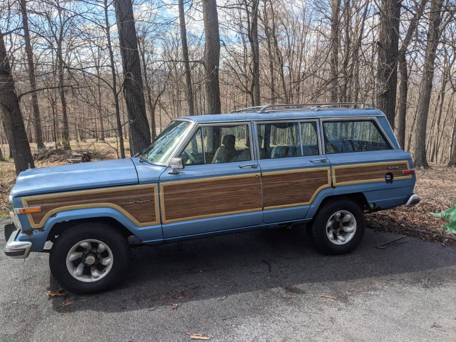 1991 Jeep Grand Wagoneer Final Edition, available for sale in Naugatuck, Connecticut | Riverside Motorcars, LLC. Naugatuck, Connecticut
