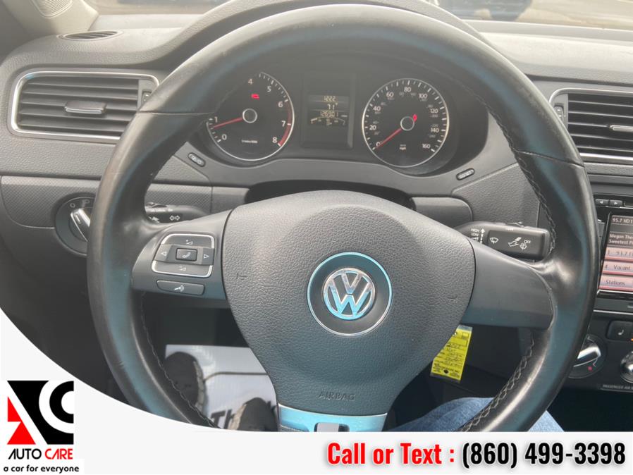 2012 Volkswagen Jetta Sedan 4dr Manual SE w/Convenience & Sunroof PZEV, available for sale in Vernon , Connecticut | Auto Care Motors. Vernon , Connecticut 2012 Volkswagen Jetta Sedan 4dr Manual SE w/Convenience & Sunroof PZEV, available for sale in Vernon , Connecticut | Auto Care Motors. Vernon , Connecticut