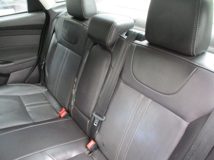 Used Ford Focus 4dr Sdn Titanium 2013 | Cos Central Auto. Meriden, Connecticut Used Ford Focus 4dr Sdn Titanium 2013 | Cos Central Auto. Meriden, Connecticut