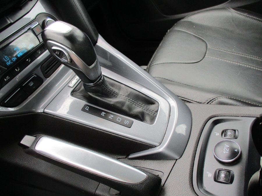 Used Ford Focus 4dr Sdn Titanium 2013 | Cos Central Auto. Meriden, Connecticut Used Ford Focus 4dr Sdn Titanium 2013 | Cos Central Auto. Meriden, Connecticut