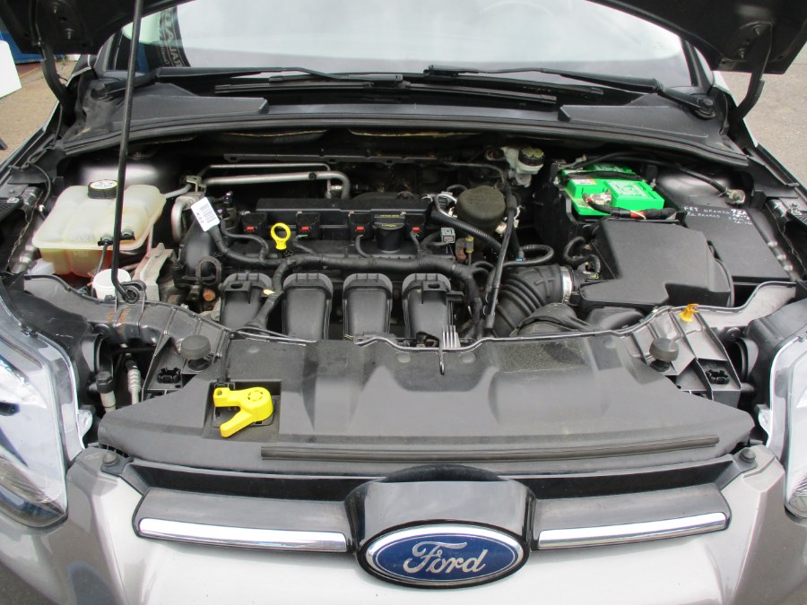 Used Ford Focus 4dr Sdn Titanium 2013 | Cos Central Auto. Meriden, Connecticut Used Ford Focus 4dr Sdn Titanium 2013 | Cos Central Auto. Meriden, Connecticut