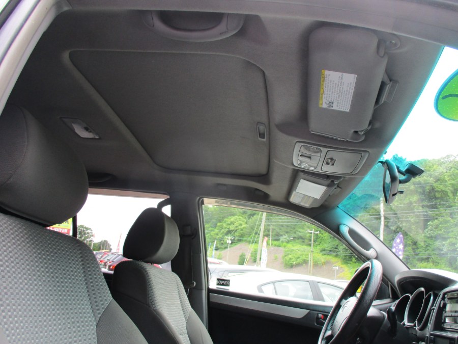Used Toyota 4Runner SR5 4WD 3rd Row 2006 | Cos Central Auto. Meriden, Connecticut Used Toyota 4Runner SR5 4WD 3rd Row 2006 | Cos Central Auto. Meriden, Connecticut