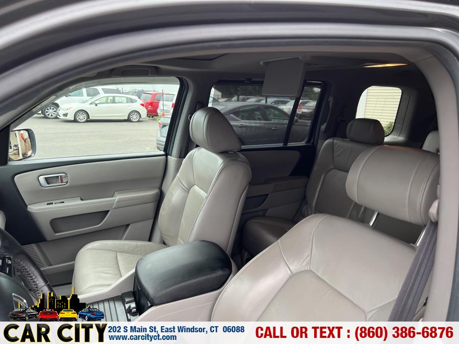 Used Honda Pilot 4WD 4dr Touring w/RES & Navi 2011 | Car City LLC. East Windsor, Connecticut Used Honda Pilot 4WD 4dr Touring w/RES & Navi 2011 | Car City LLC. East Windsor, Connecticut