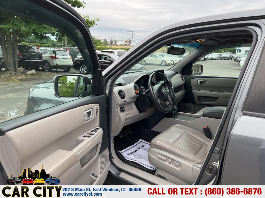 Used Honda Pilot 4WD 4dr Touring w/RES & Navi 2011 | Car City LLC. East Windsor, Connecticut Used Honda Pilot 4WD 4dr Touring w/RES & Navi 2011 | Car City LLC. East Windsor, Connecticut