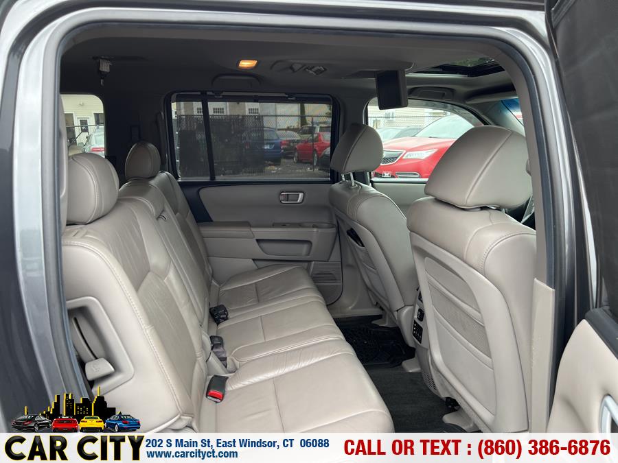 Used Honda Pilot 4WD 4dr Touring w/RES & Navi 2011 | Car City LLC. East Windsor, Connecticut Used Honda Pilot 4WD 4dr Touring w/RES & Navi 2011 | Car City LLC. East Windsor, Connecticut