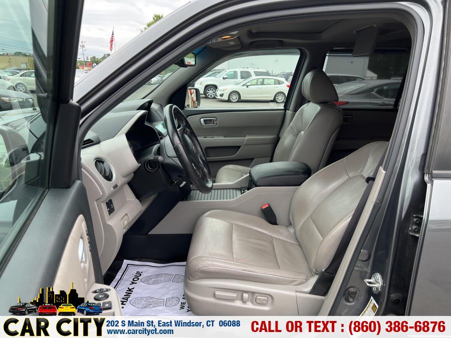 Used Honda Pilot 4WD 4dr Touring w/RES & Navi 2011 | Car City LLC. East Windsor, Connecticut Used Honda Pilot 4WD 4dr Touring w/RES & Navi 2011 | Car City LLC. East Windsor, Connecticut