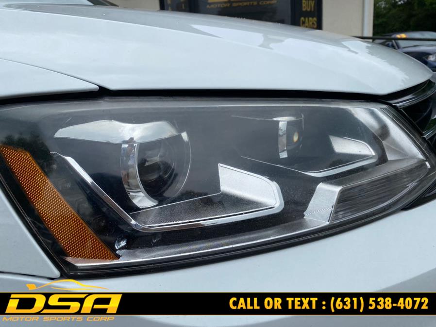 2015 Volkswagen Jetta Sedan 4dr Auto 1.8T SE PZEV, available for sale in Commack, New York | DSA Motor Sports Corp. Commack, New York 2015 Volkswagen Jetta Sedan 4dr Auto 1.8T SE PZEV, available for sale in Commack, New York | DSA Motor Sports Corp. Commack, New York