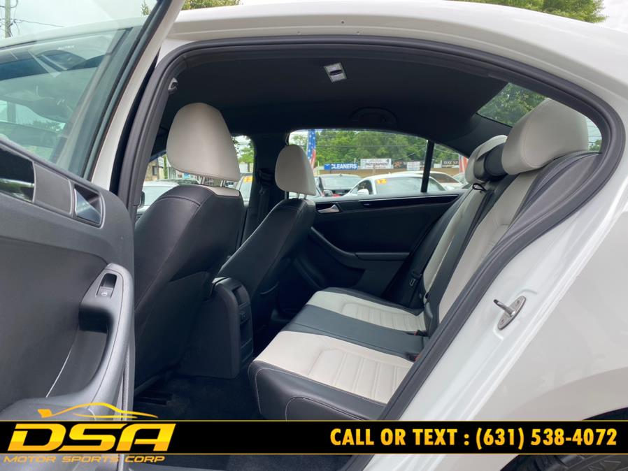 2015 Volkswagen Jetta Sedan 4dr Auto 1.8T SE PZEV, available for sale in Commack, New York | DSA Motor Sports Corp. Commack, New York 2015 Volkswagen Jetta Sedan 4dr Auto 1.8T SE PZEV, available for sale in Commack, New York | DSA Motor Sports Corp. Commack, New York