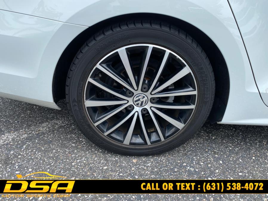 2015 Volkswagen Jetta Sedan 4dr Auto 1.8T SE PZEV, available for sale in Commack, New York | DSA Motor Sports Corp. Commack, New York 2015 Volkswagen Jetta Sedan 4dr Auto 1.8T SE PZEV, available for sale in Commack, New York | DSA Motor Sports Corp. Commack, New York