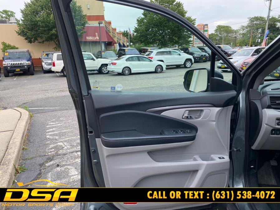 2017 Honda Ridgeline RTL-T 4x2 Crew Cab 5.3'' Bed, available for sale in Commack, New York | DSA Motor Sports Corp. Commack, New York 2017 Honda Ridgeline RTL-T 4x2 Crew Cab 5.3'' Bed, available for sale in Commack, New York | DSA Motor Sports Corp. Commack, New York
