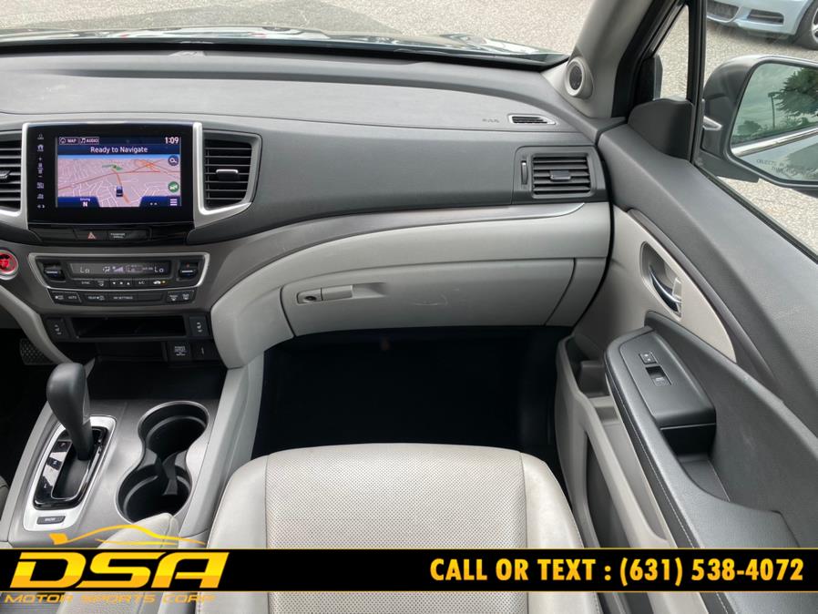 2017 Honda Ridgeline RTL-T 4x2 Crew Cab 5.3'' Bed, available for sale in Commack, New York | DSA Motor Sports Corp. Commack, New York 2017 Honda Ridgeline RTL-T 4x2 Crew Cab 5.3'' Bed, available for sale in Commack, New York | DSA Motor Sports Corp. Commack, New York