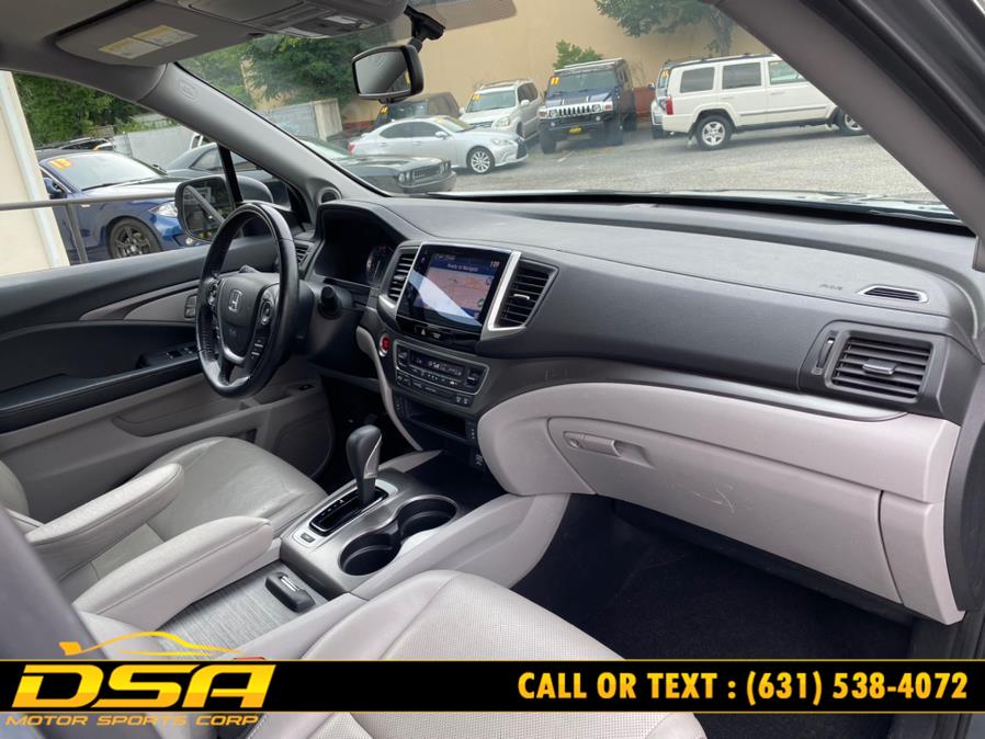 2017 Honda Ridgeline RTL-T 4x2 Crew Cab 5.3'' Bed, available for sale in Commack, New York | DSA Motor Sports Corp. Commack, New York 2017 Honda Ridgeline RTL-T 4x2 Crew Cab 5.3'' Bed, available for sale in Commack, New York | DSA Motor Sports Corp. Commack, New York