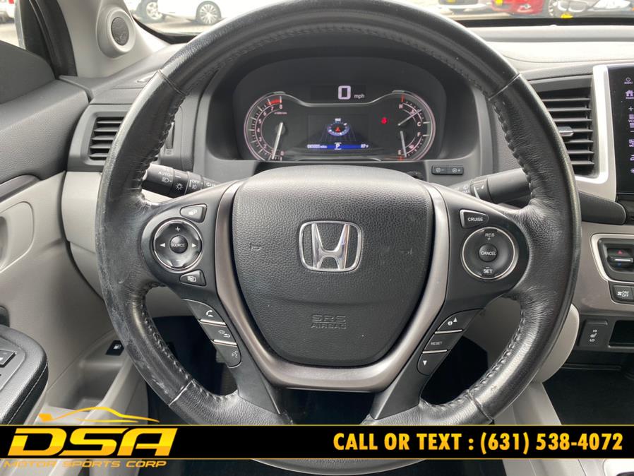 2017 Honda Ridgeline RTL-T 4x2 Crew Cab 5.3'' Bed, available for sale in Commack, New York | DSA Motor Sports Corp. Commack, New York 2017 Honda Ridgeline RTL-T 4x2 Crew Cab 5.3'' Bed, available for sale in Commack, New York | DSA Motor Sports Corp. Commack, New York