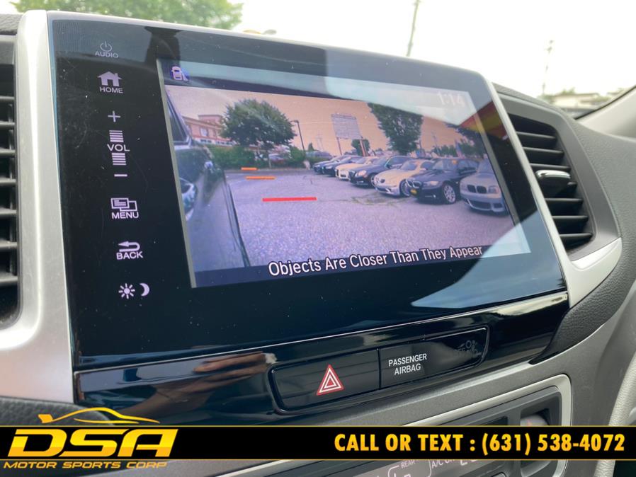 2017 Honda Ridgeline RTL-T 4x2 Crew Cab 5.3'' Bed, available for sale in Commack, New York | DSA Motor Sports Corp. Commack, New York 2017 Honda Ridgeline RTL-T 4x2 Crew Cab 5.3'' Bed, available for sale in Commack, New York | DSA Motor Sports Corp. Commack, New York