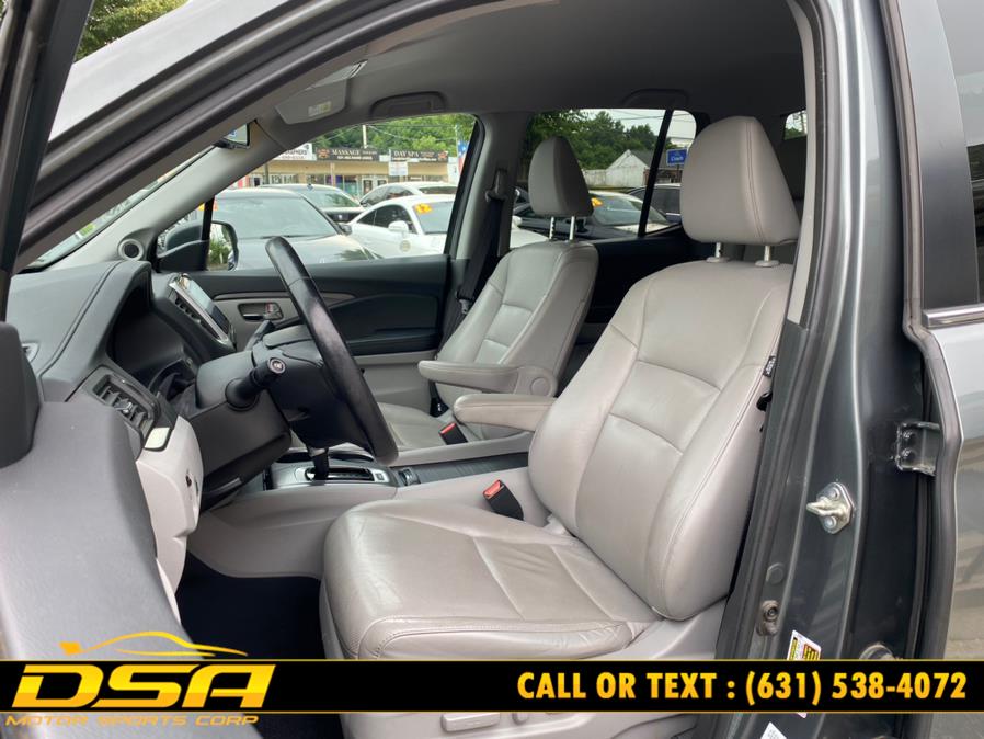 2017 Honda Ridgeline RTL-T 4x2 Crew Cab 5.3'' Bed, available for sale in Commack, New York | DSA Motor Sports Corp. Commack, New York 2017 Honda Ridgeline RTL-T 4x2 Crew Cab 5.3'' Bed, available for sale in Commack, New York | DSA Motor Sports Corp. Commack, New York