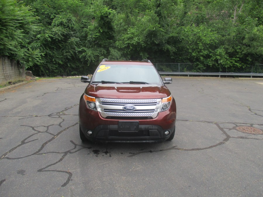 Used Ford Explorer 4WD 4dr XLT 2015 | Universal Motors LLC. New Britain, Connecticut Used Ford Explorer 4WD 4dr XLT 2015 | Universal Motors LLC. New Britain, Connecticut
