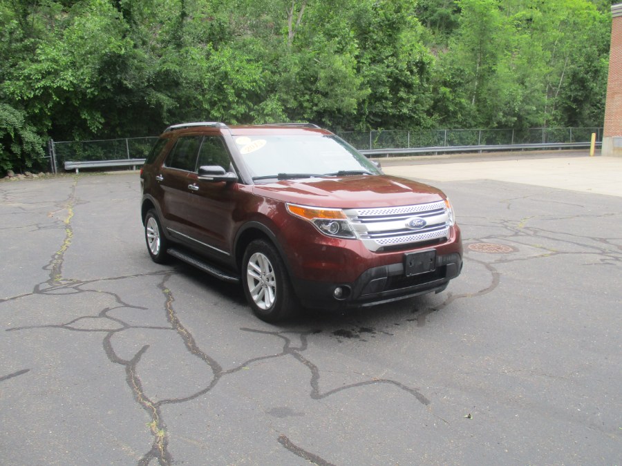 Used Ford Explorer 4WD 4dr XLT 2015 | Universal Motors LLC. New Britain, Connecticut Used Ford Explorer 4WD 4dr XLT 2015 | Universal Motors LLC. New Britain, Connecticut