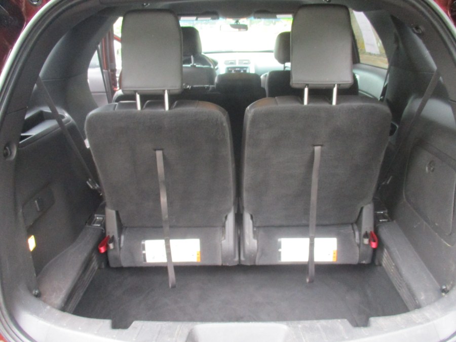 Used Ford Explorer 4WD 4dr XLT 2015 | Universal Motors LLC. New Britain, Connecticut Used Ford Explorer 4WD 4dr XLT 2015 | Universal Motors LLC. New Britain, Connecticut