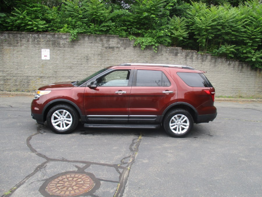 Used Ford Explorer 4WD 4dr XLT 2015 | Universal Motors LLC. New Britain, Connecticut Used Ford Explorer 4WD 4dr XLT 2015 | Universal Motors LLC. New Britain, Connecticut