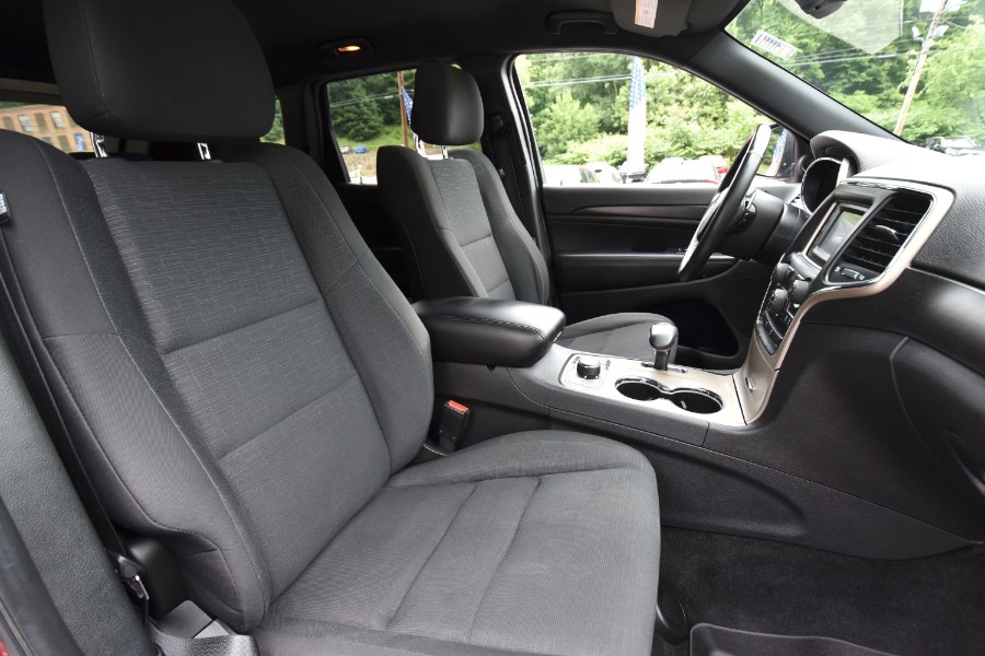Used Jeep Grand Cherokee 4WD 4dr Laredo 2014 | Highline Car Connection. Waterbury, Connecticut Used Jeep Grand Cherokee 4WD 4dr Laredo 2014 | Highline Car Connection. Waterbury, Connecticut