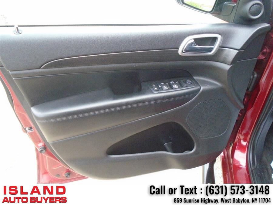 Used Jeep Grand Cherokee Altitude 4x4 4dr SUV 2015 | Island Auto Buyers. West Babylon, New York Used Jeep Grand Cherokee Altitude 4x4 4dr SUV 2015 | Island Auto Buyers. West Babylon, New York