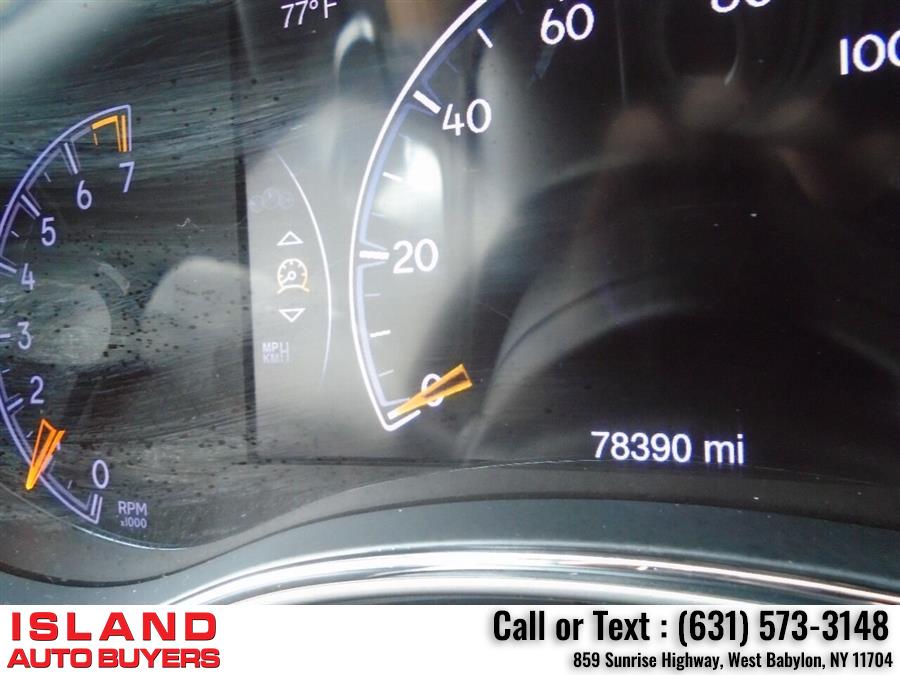 Used Jeep Grand Cherokee Altitude 4x4 4dr SUV 2015 | Island Auto Buyers. West Babylon, New York Used Jeep Grand Cherokee Altitude 4x4 4dr SUV 2015 | Island Auto Buyers. West Babylon, New York