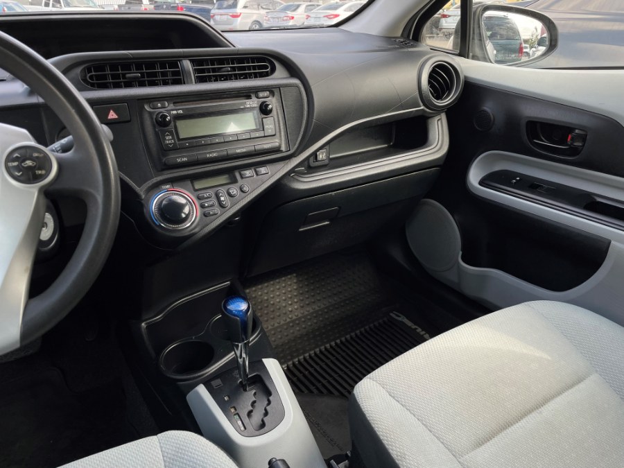 2014 Toyota Prius c 5dr HB Three (Natl), available for sale in Corona, California | Green Light Auto. Corona, California 2014 Toyota Prius c 5dr HB Three (Natl), available for sale in Corona, California | Green Light Auto. Corona, California