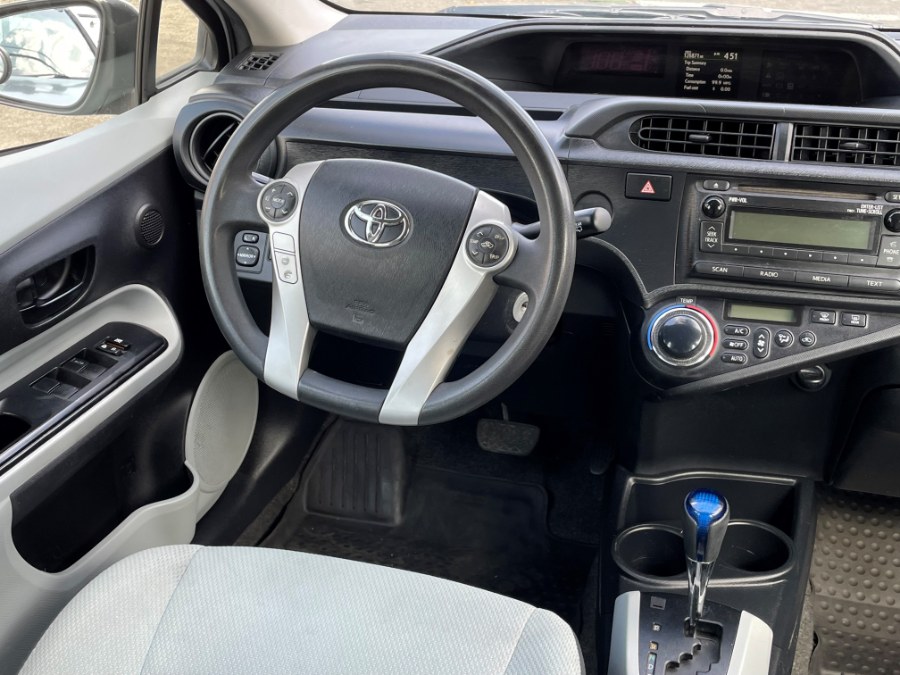 2014 Toyota Prius c 5dr HB Three (Natl), available for sale in Corona, California | Green Light Auto. Corona, California 2014 Toyota Prius c 5dr HB Three (Natl), available for sale in Corona, California | Green Light Auto. Corona, California