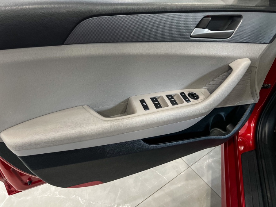 2019 Hyundai Sonata SE 2.4L, available for sale in Franklin Square, New York | Luxury Motor Club. Franklin Square, New York 2019 Hyundai Sonata SE 2.4L, available for sale in Franklin Square, New York | Luxury Motor Club. Franklin Square, New York
