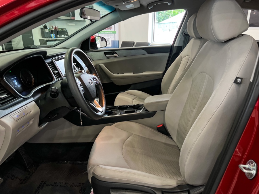 2019 Hyundai Sonata SE 2.4L, available for sale in Franklin Square, New York | Luxury Motor Club. Franklin Square, New York 2019 Hyundai Sonata SE 2.4L, available for sale in Franklin Square, New York | Luxury Motor Club. Franklin Square, New York