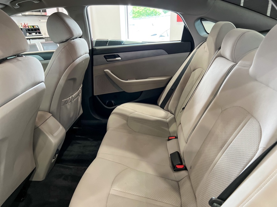 2019 Hyundai Sonata SE 2.4L, available for sale in Franklin Square, New York | Luxury Motor Club. Franklin Square, New York 2019 Hyundai Sonata SE 2.4L, available for sale in Franklin Square, New York | Luxury Motor Club. Franklin Square, New York